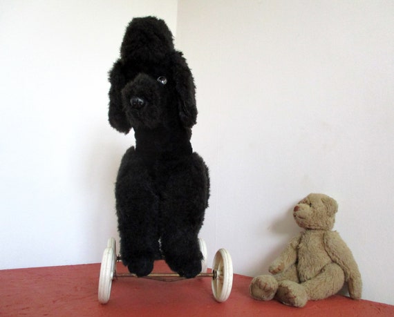 pull along toy dog on wheels