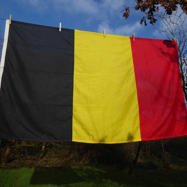 drapeau belge vintage | Grand drapeau en tissu cousu vintage authentique | Décoration européenne belge | Drapeau national de la Belgique