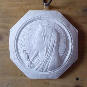 De Onbevlekte Ontvangenis - Plaquette religieus pleisterwerk - Vintage gipsen wanddecoratie