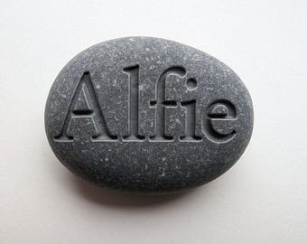 Personalised Pet Memorial Stone - Engraved Natural Garden Stone Tribute