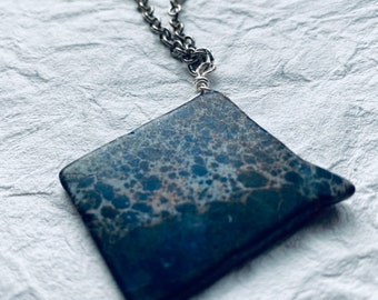 Colgante de ágata azul envuelto en alambre - Cadena de plata de ley