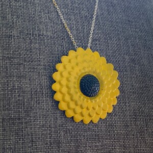 Black Eyed Susan Pendant: Retro Floral Sterling Silver Chain