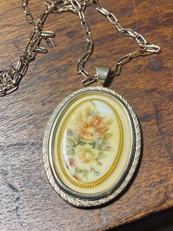 Floral Pendant - Vintage Brooch - 1960's Retro Flo