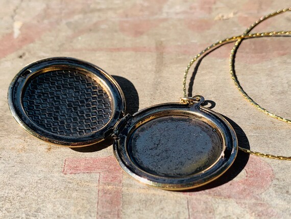 Starburst Rhinestone Locket Necklace - 14k Gold S… - image 10