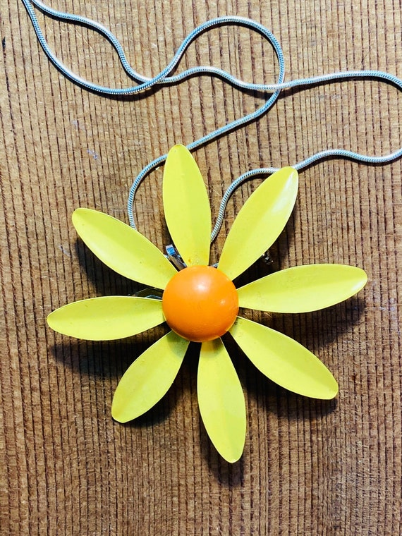 Vintage Daisy Brooch - Yellow Flower - Retro Mod … - image 10