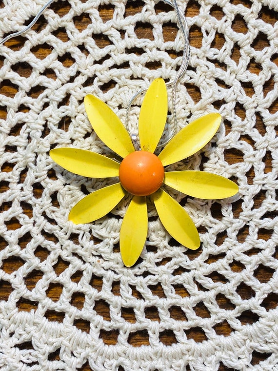 Vintage Daisy Brooch - Yellow Flower - Retro Mod … - image 1