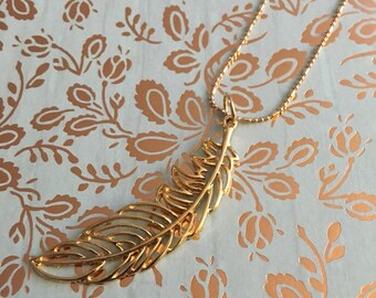 Halsband med bladguld: Minimalistiska höstsmycken