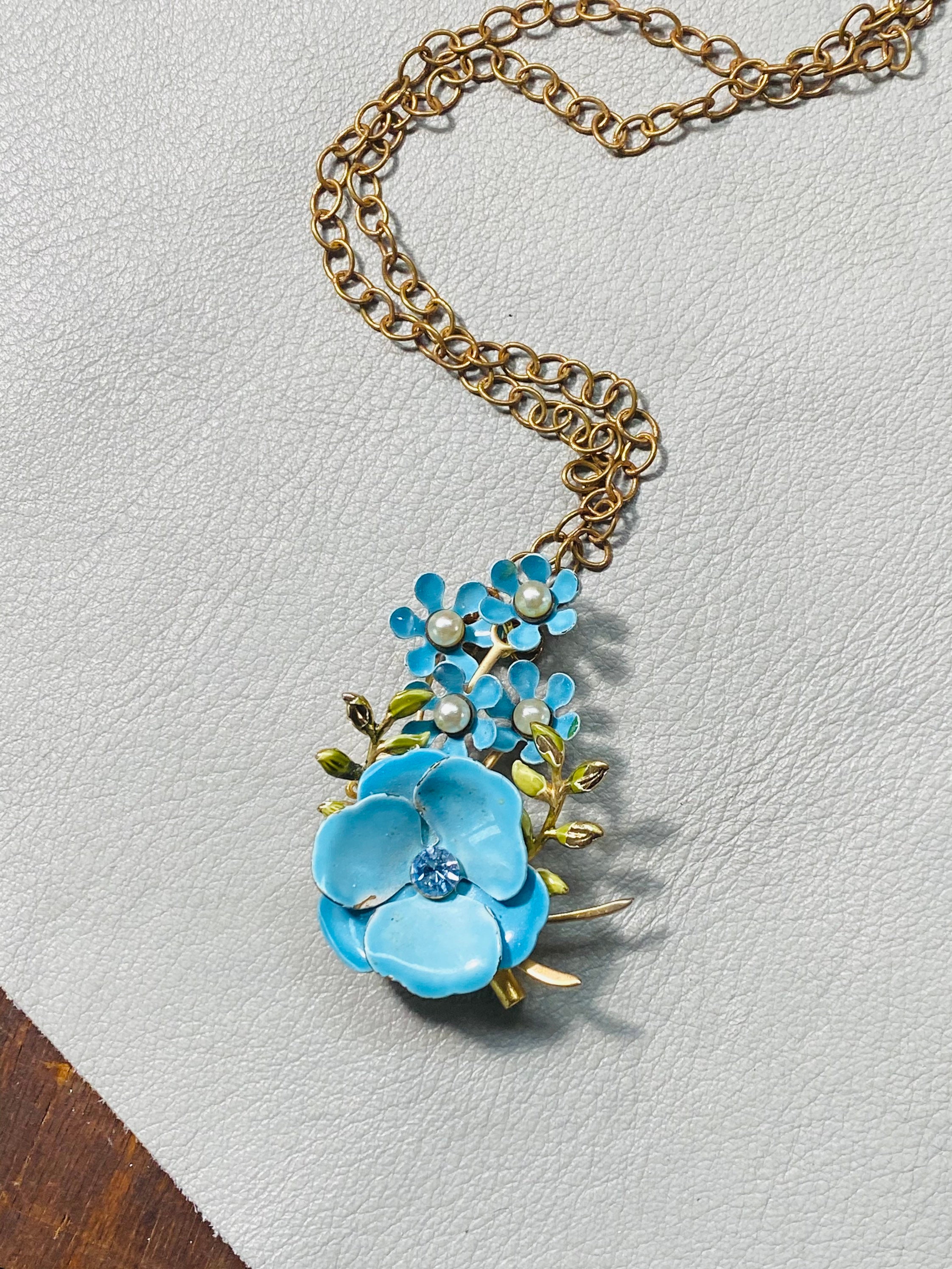 Broche Vintage Ancienne - Fleur En Relief Couleur Or Avec Cristal Bleu - Référence 4091