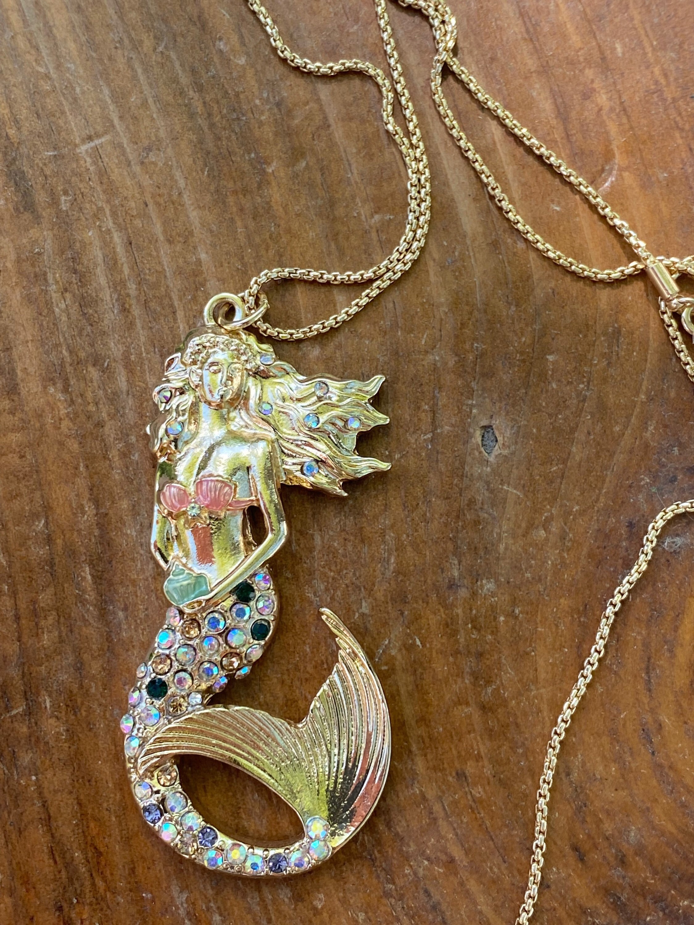 Gold mermaid best sale pendant