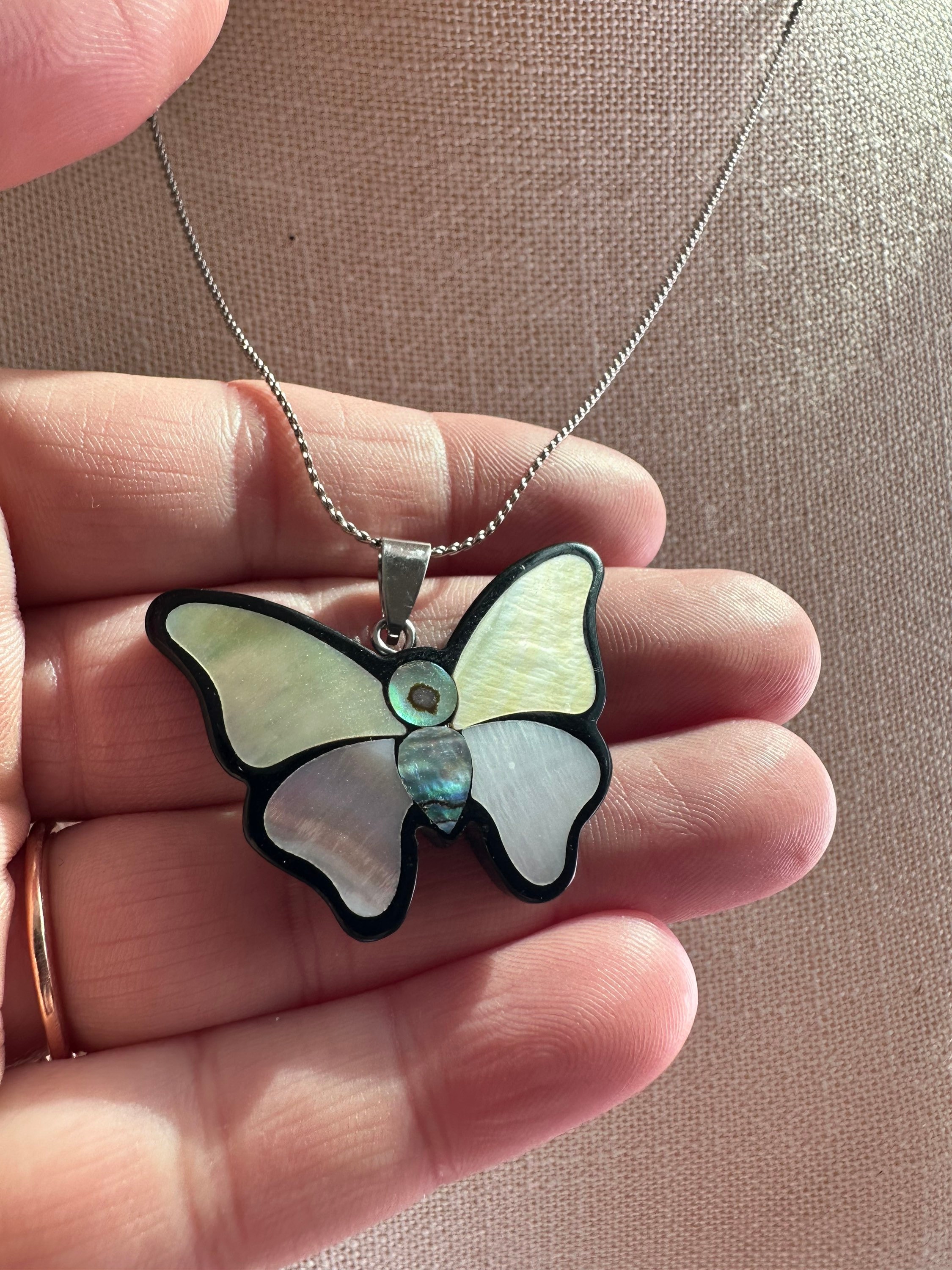 Collana a farfalla in argento sterling e conchiglia di abalone - Italia