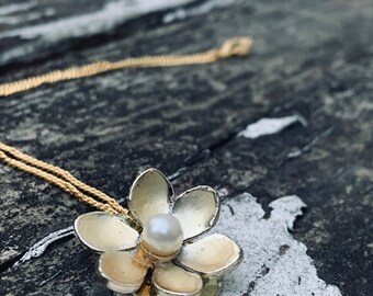 Chaine Pendentif Fleur Or Avec Perle Opaline Blanc - Bijou Vintage - État Impeccable