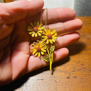 Vintage Yellow Enamel Daisy Brooch - Floral Gold Necklace