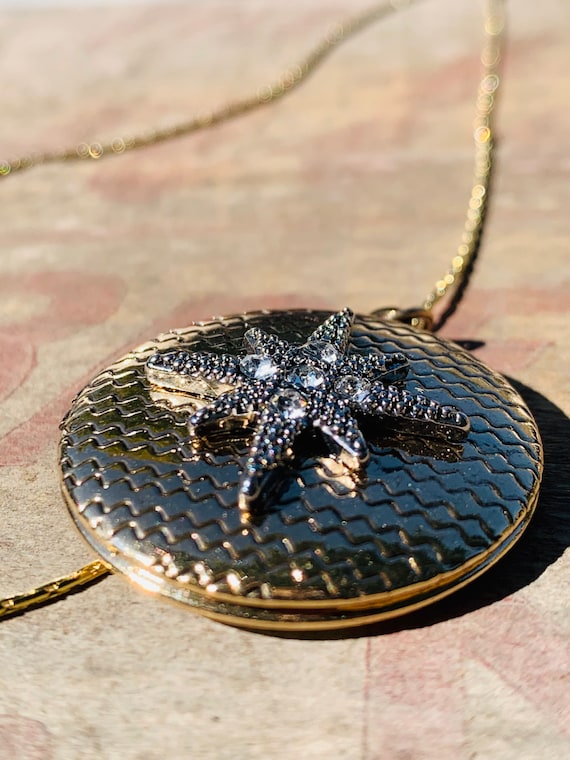 Starburst Rhinestone Locket Necklace - 14k Gold S… - image 9