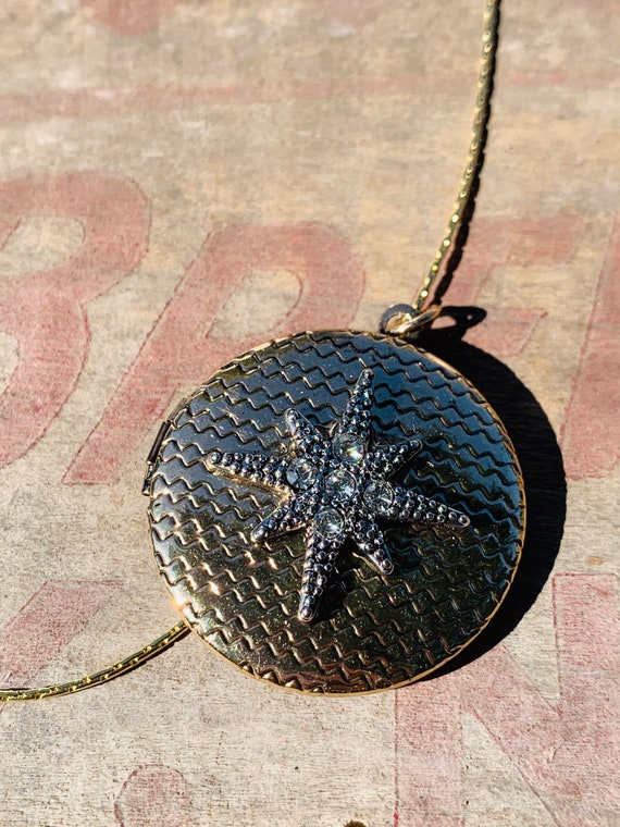 Starburst Rhinestone Locket Necklace - 14k Gold S… - image 6