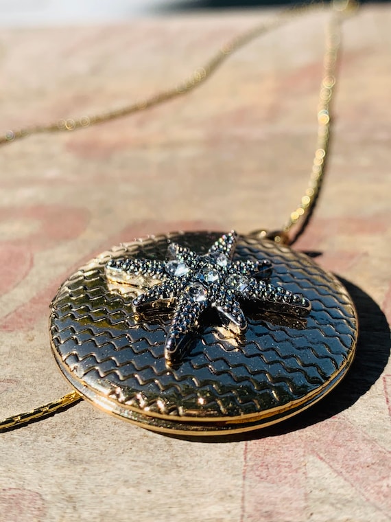 Starburst Rhinestone Locket Necklace - 14k Gold S… - image 4
