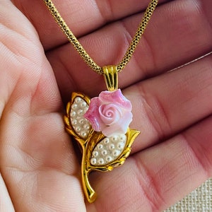 Vintage AVON Necklace: Pink Porcelain Rose & Pearl Gold Jewelry
