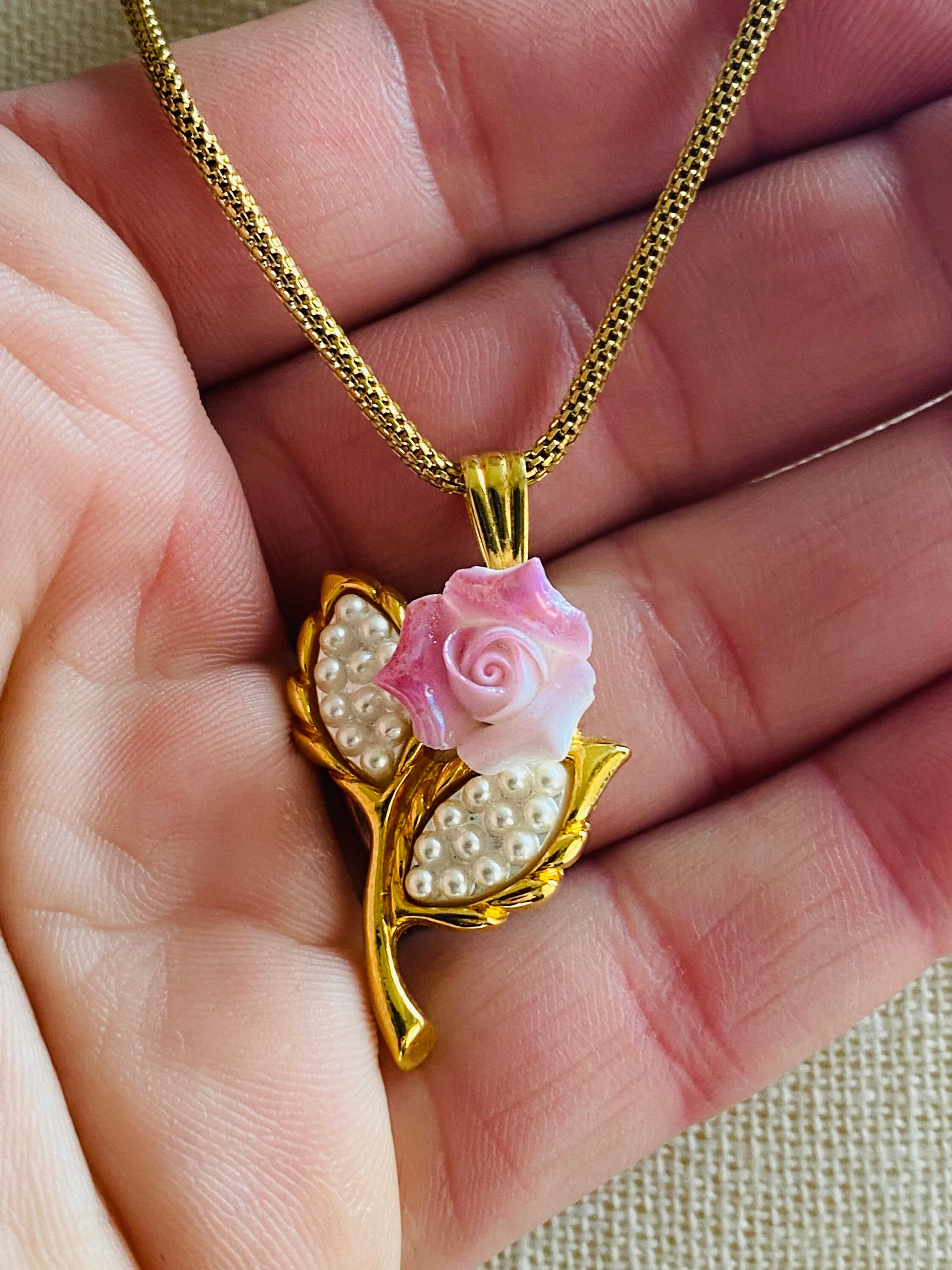 ★VINTAGE HOLLYWOOD★ Petit Pearl Rose Necklace Vintage Oval Pearl Rose Necklace | Caitlyn Minimalist