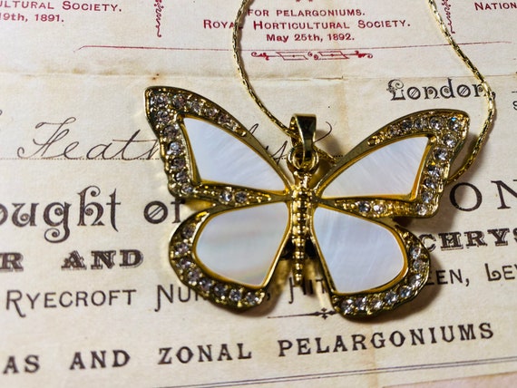 Butterfly Pendant- Abalone Shell -  14k Gold Neck… - image 2