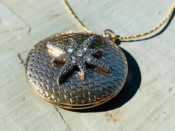 Starburst Rhinestone Locket Necklace - 14k Gold S… - image 1