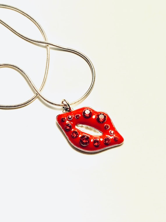 Red Lips Charm Swarovski Crystal Lips Charm Red Crystal Lips Sterling Silver Necklace Etsy Canada