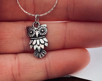 Collar con dije de búho en plata de ley - Joyería de aves