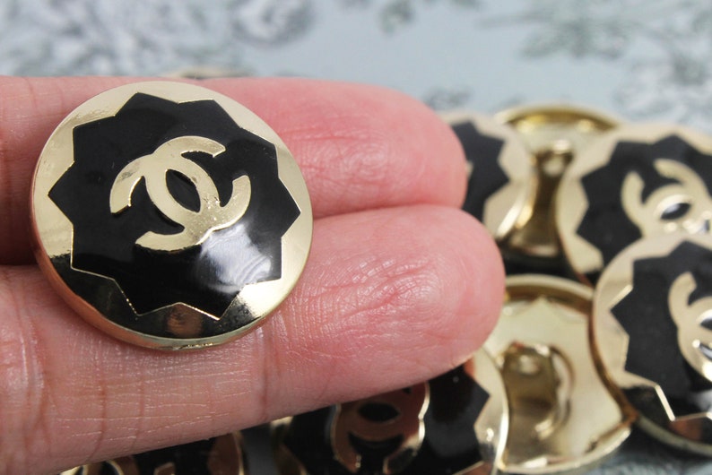 Vintage Buttons STUNNING 22mm Classic Black Enamel and Gold Tone Metal Replacement Buttons