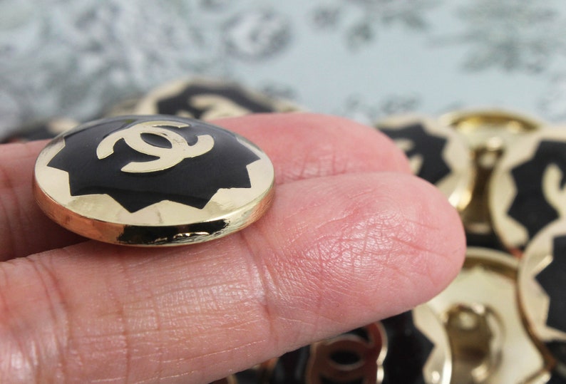 Vintage Buttons STUNNING 22mm Classic Black Enamel and Gold Tone Metal Replacement Buttons