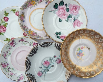 Six jolies soucoupes de service vintage roses et dorées pour grignoter des plats, des assiettes à gâteau, des cadeaux de mariage