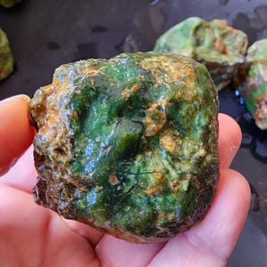 34,07 uncji (966 gr) 크리소프레이즈, zielony chryzopraz, surowy chryzopraz, krysopras, szorstki chryzopraz, Хризопраз, Crisoprasio, الكريسوبراس, Crisoprasa zdjęcie 2