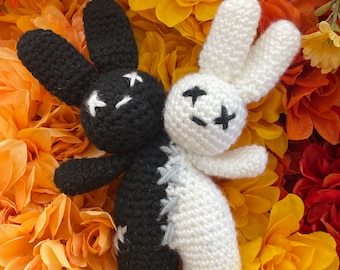 【本日限定価格】rurumu: chimera rabbit pochette Eerie 2-headed Bunny, Double Headed Rabbit, Crochet Halloween