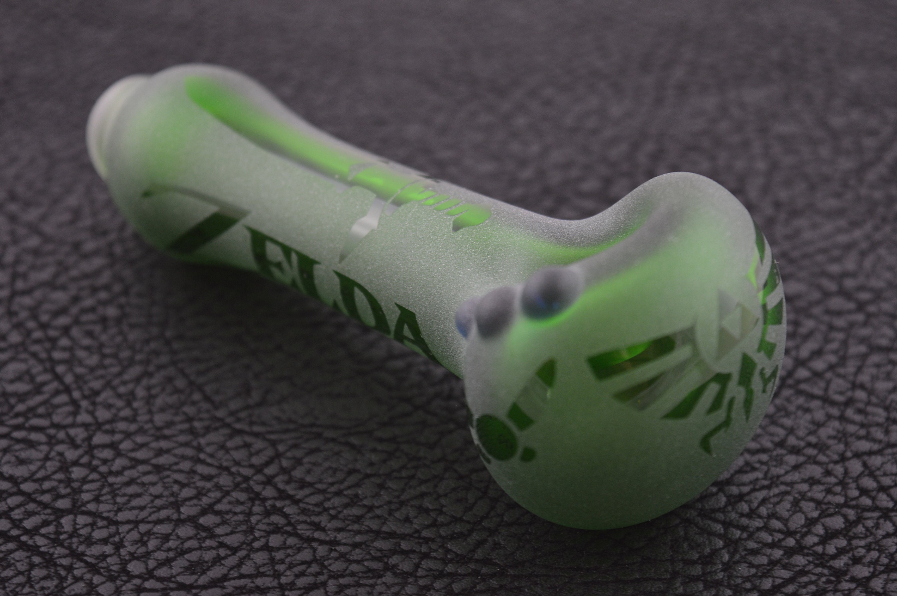 Zelda Triforce Engraved Glass Pipe Free Shipping
