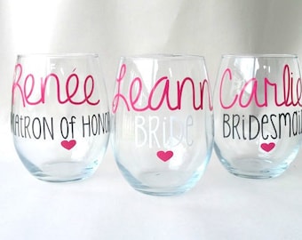 Bridesmaid Wine Glasses, Personalized Gift for Bridesmaids, Wedding Party Glasses, Maid of Honor