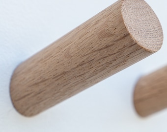 Houten wandhaken (per stuk & set van 3, 5, 10) van TOMAZIN | kapstokhaak, houten wandhaken, kapstok, houten haak, kledingrek, deuvelhanger