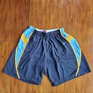 Nike Basketball Shorts Men&#39;s Large Team Shorts Marquette University Golden Eagles Colors Basketball shorts Size L/XL READ Description