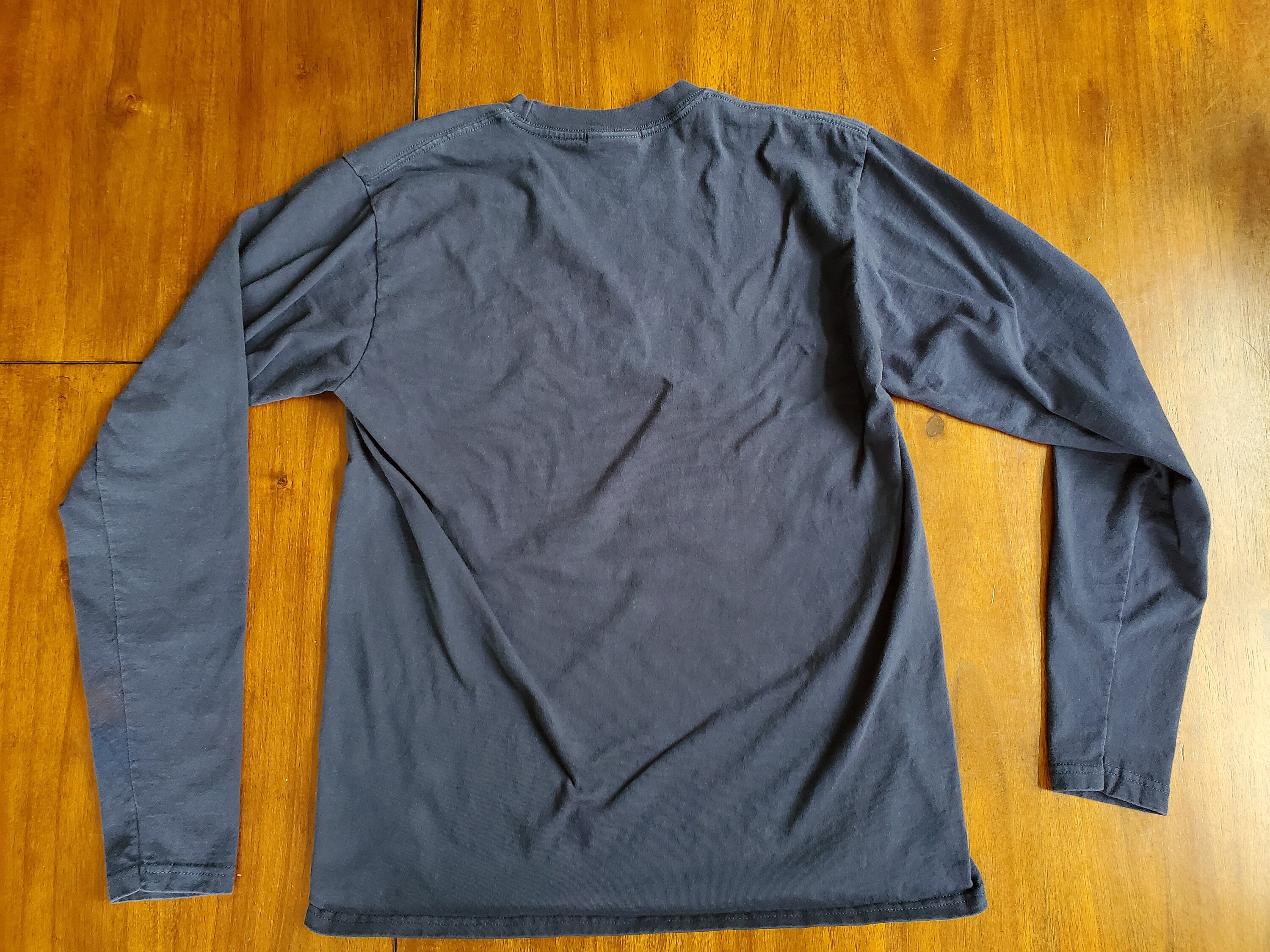 2000's Nike Long Sleeve T-shirt Men's Tag Size Medium Fits 2000's Nike Long Sleeve T-shirt Men's Tag Size Medium Fits