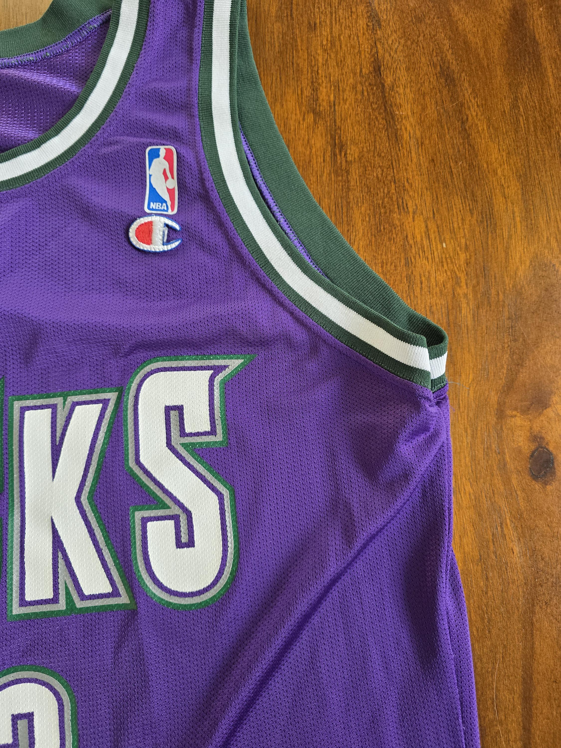 Autographed Vintage Milwaukee Bucks Vin Baker #42 Purple Champion