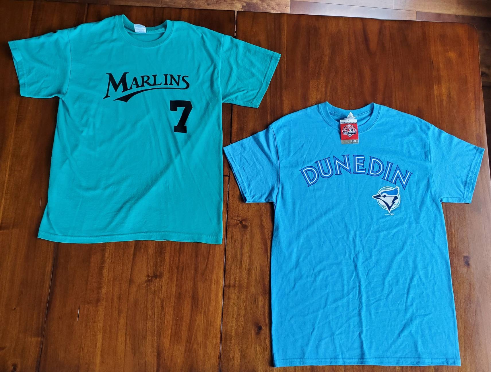 MLB T-shirts PICK 1: Florida Marlins Medium Toronto Blue Jays 