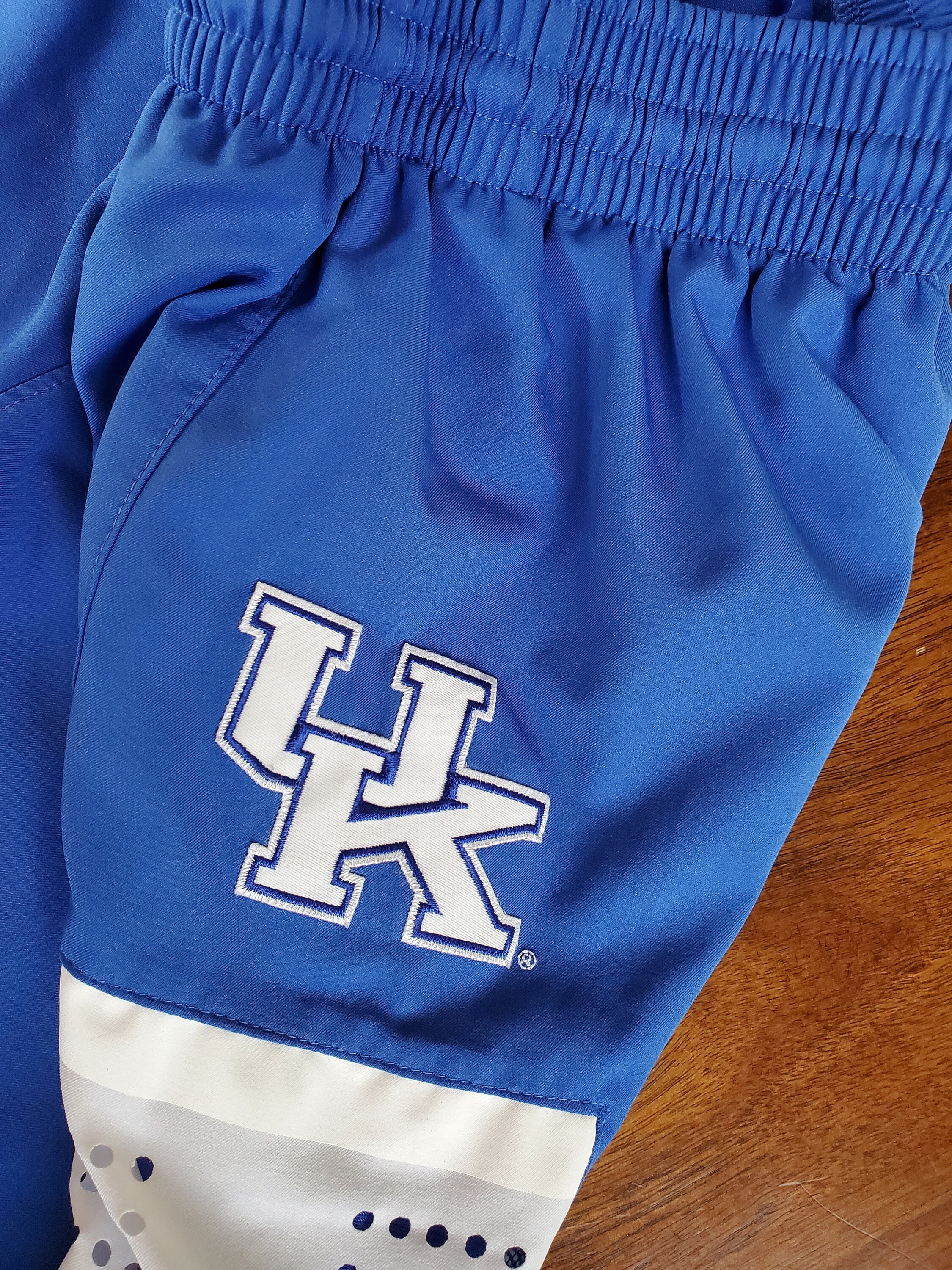 Nike Kentucky Wildcats Basketball Shorts Size Small Longer Length