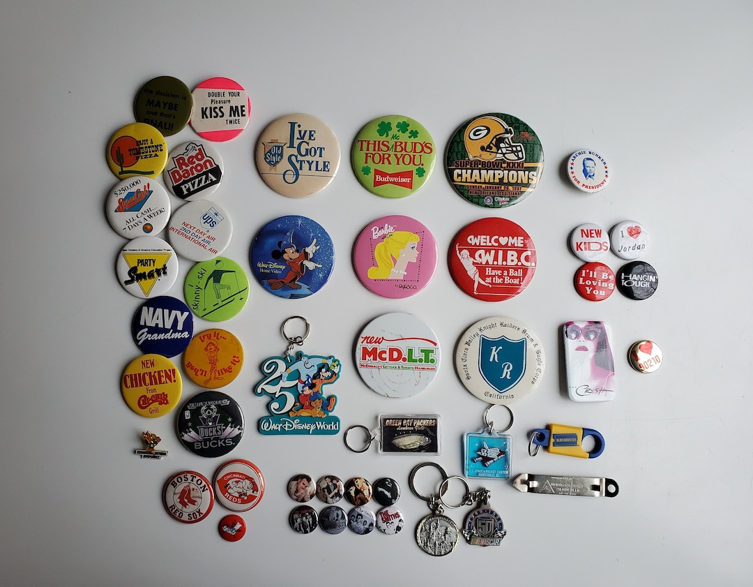old adidas ヴィンテージ　ピンバッジ　24個 old adidas ヴィンテージ ピンバッジ 24個