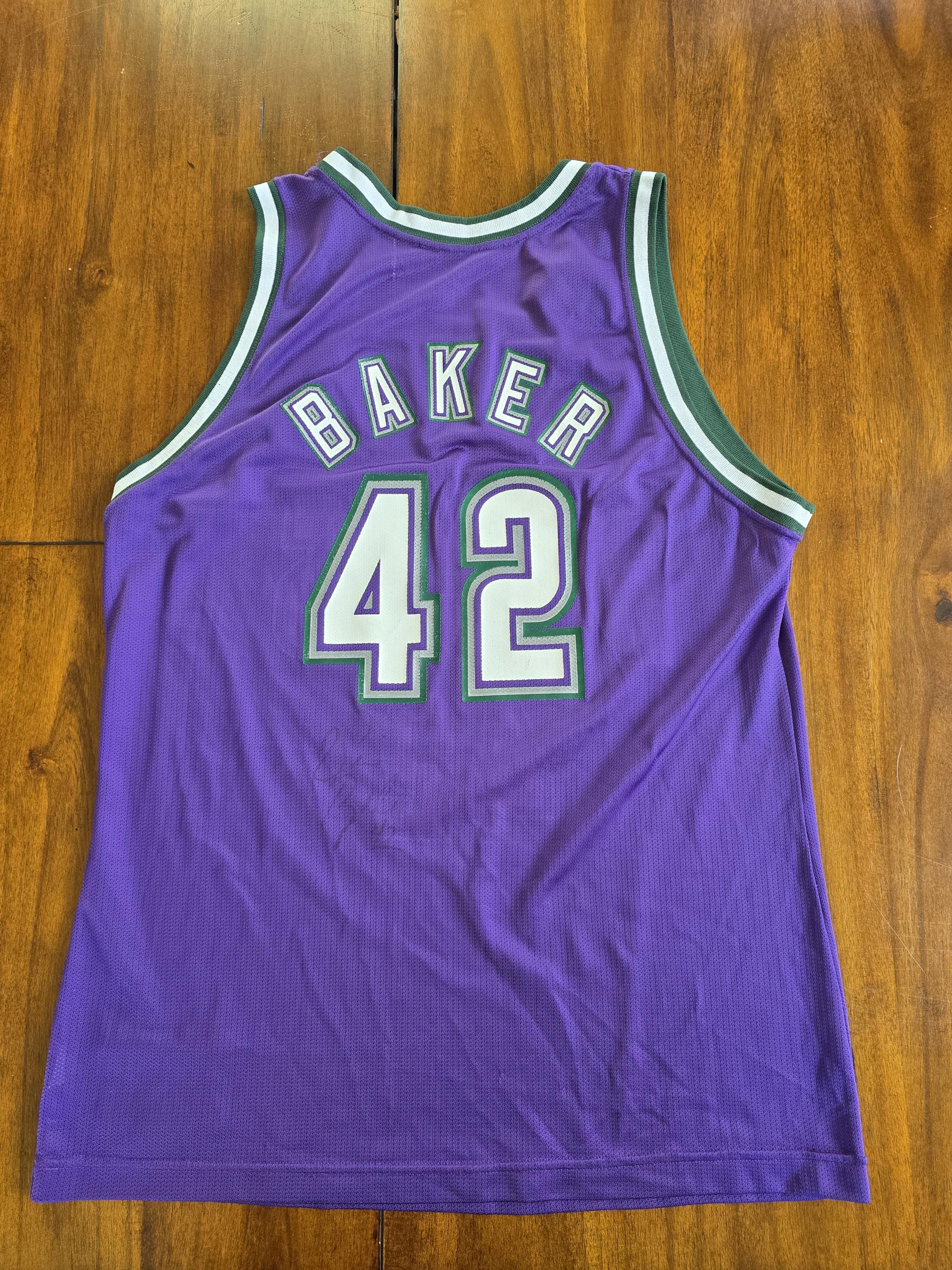 Autographed Vintage Milwaukee Bucks Vin Baker #42 Purple Champion