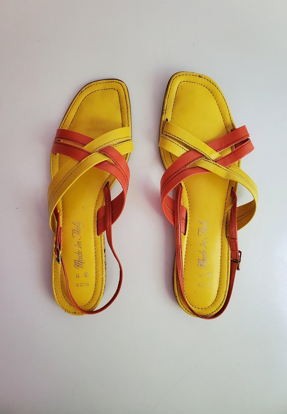 Vintage 80's Women's Italian Cross Flat Sandals Ve