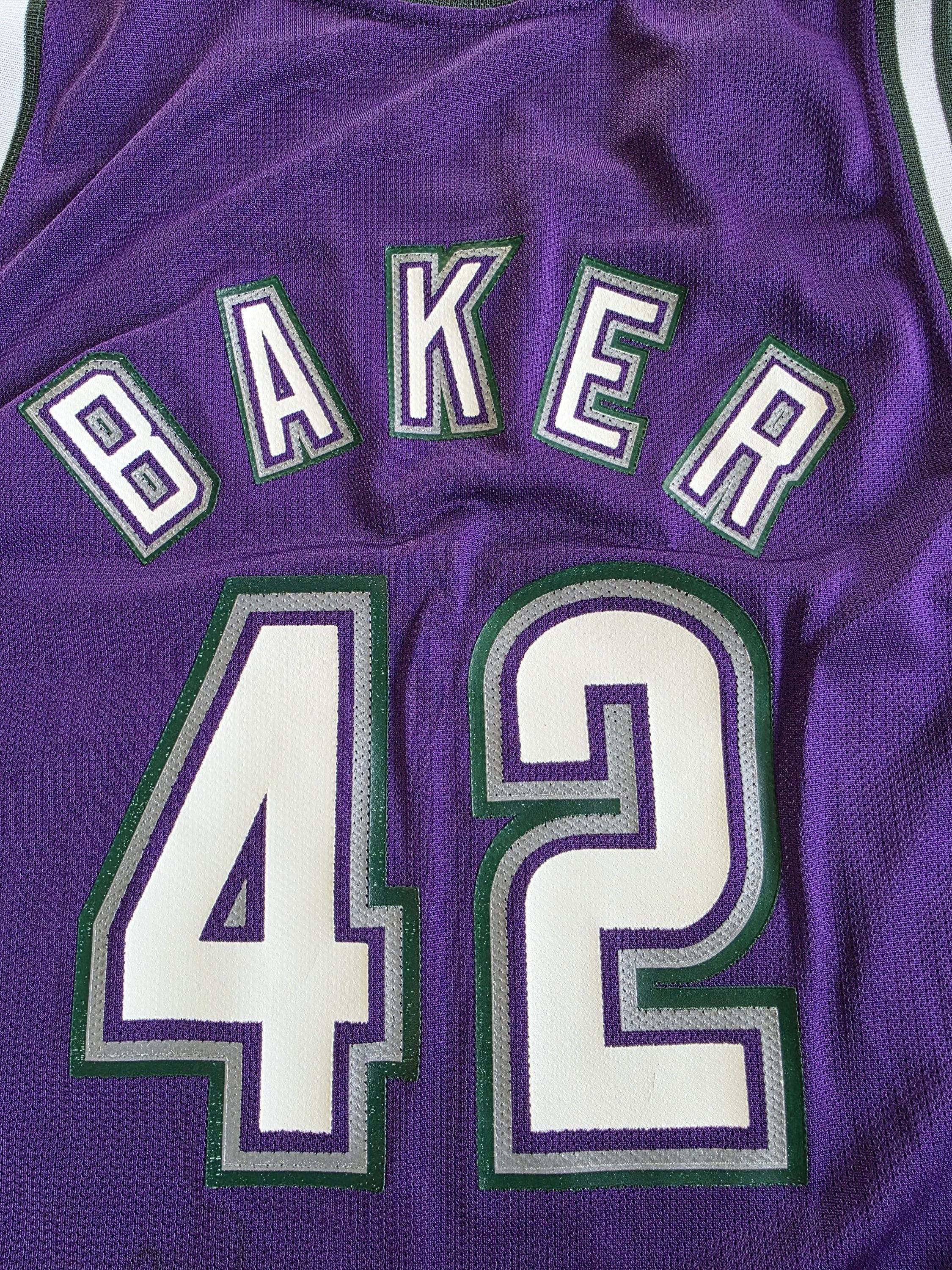 Autographed Vintage Milwaukee Bucks Vin Baker #42 Purple Champion