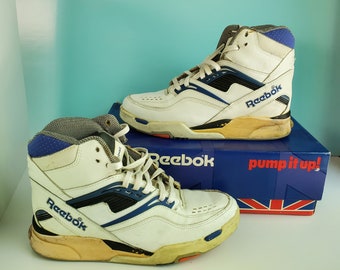 Nike pump shoes 1990 hot sale