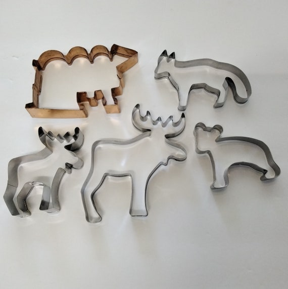 Metal Wild Animal Cookie Cutters Set of 5 Large & Small: 2 Bears, 1 Wolf, 2  Moose Pre Owned Excellent Condition North American Animals - Etsy