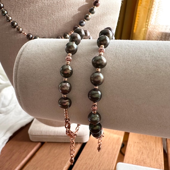 Deep Green Freshwater Pearl Bracelet with Copper Accents - adjustable