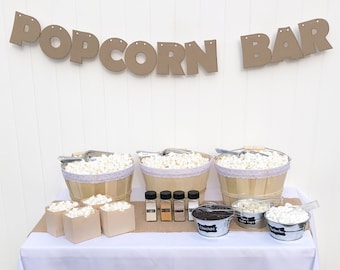 Barra de palomitas rústica para fiestas en caja, encaje de arpillera, cucharones personalizados