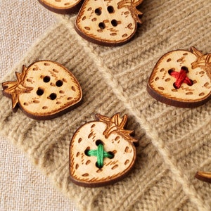 Strawberry buttons, wooden buttons, buttons for knitted and crochet products, wood buttons for baby items, laser cut buttons, size 1'', 25pc