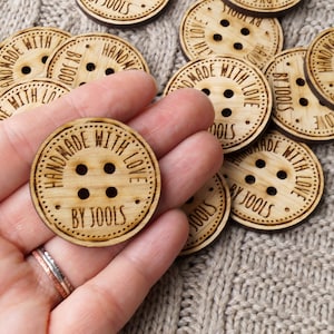 Große Holzknöpfe, personalisierte Holzknöpfe für gestrickte und gehäkelte Produkte, maßgefertigte Knöpfe, gravierte Holzknöpfe, 10 Stk.