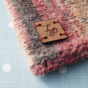 Etiquetas de ropa de madera, etiquetas de prendas de vestir personalizadas, etiquetas de etiquetas personalizadas, etiquetas para productos hechos a mano, etiquetas de madera para artículos de punto, 25 pc