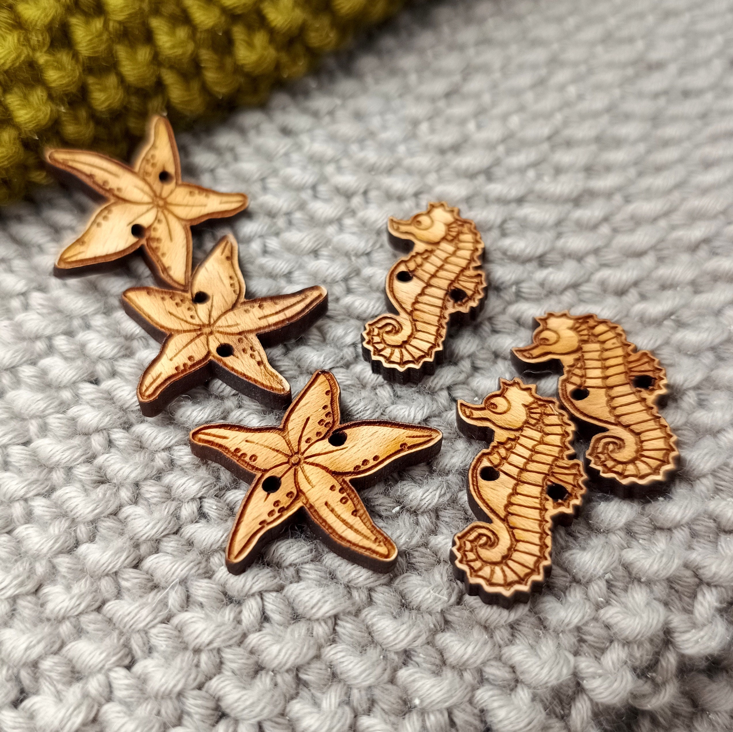 Starfish and seahorse buttons, wooden buttons for handmade products, real wood buttons, set of 20 pc